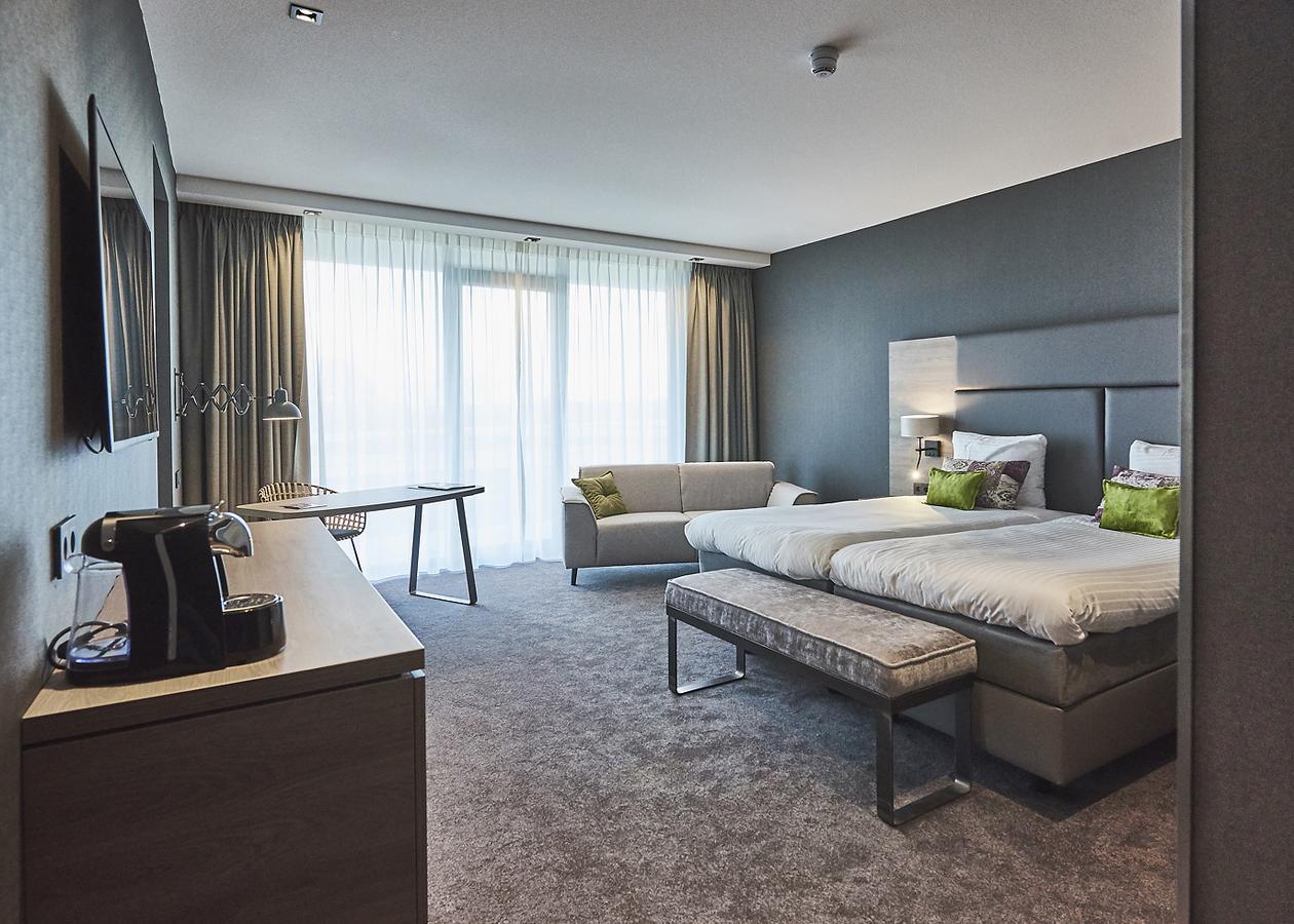 Van Der Valk Hotel Leeuwarden Bagian luar foto